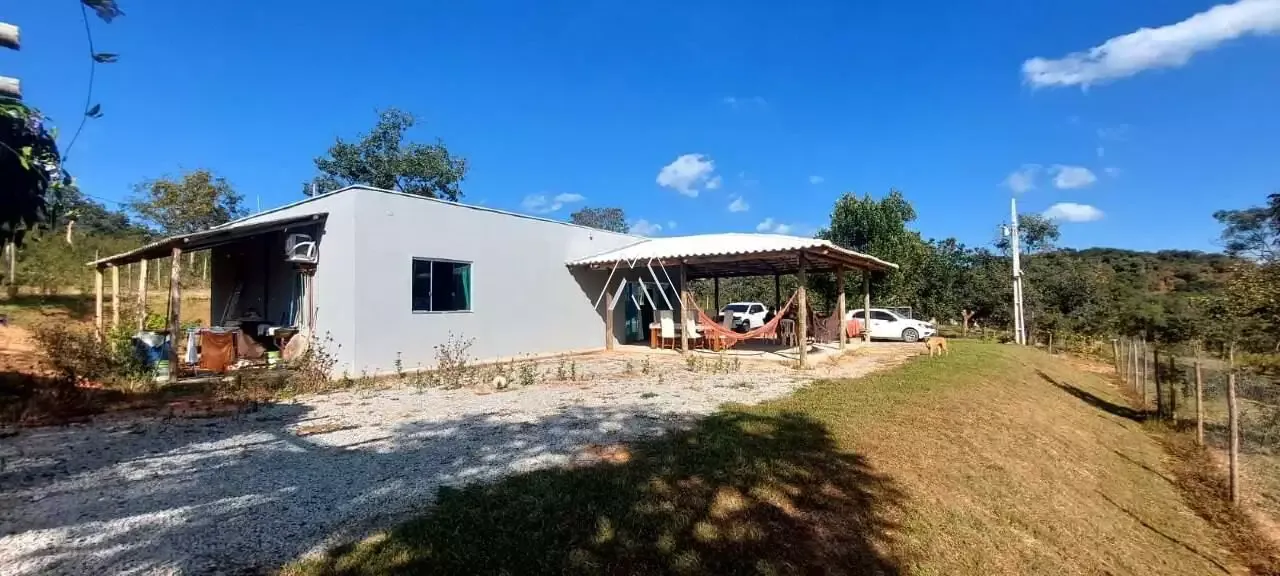 Vendo chácara em Itaúna em excelente localização!