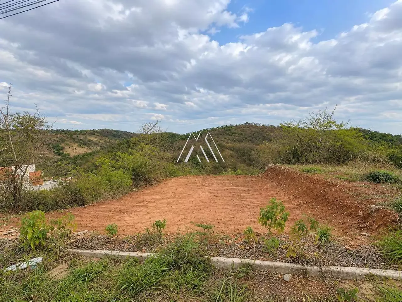 LOTE À VENDA – BAIRRO SÃO BENTO | ITAÚNA