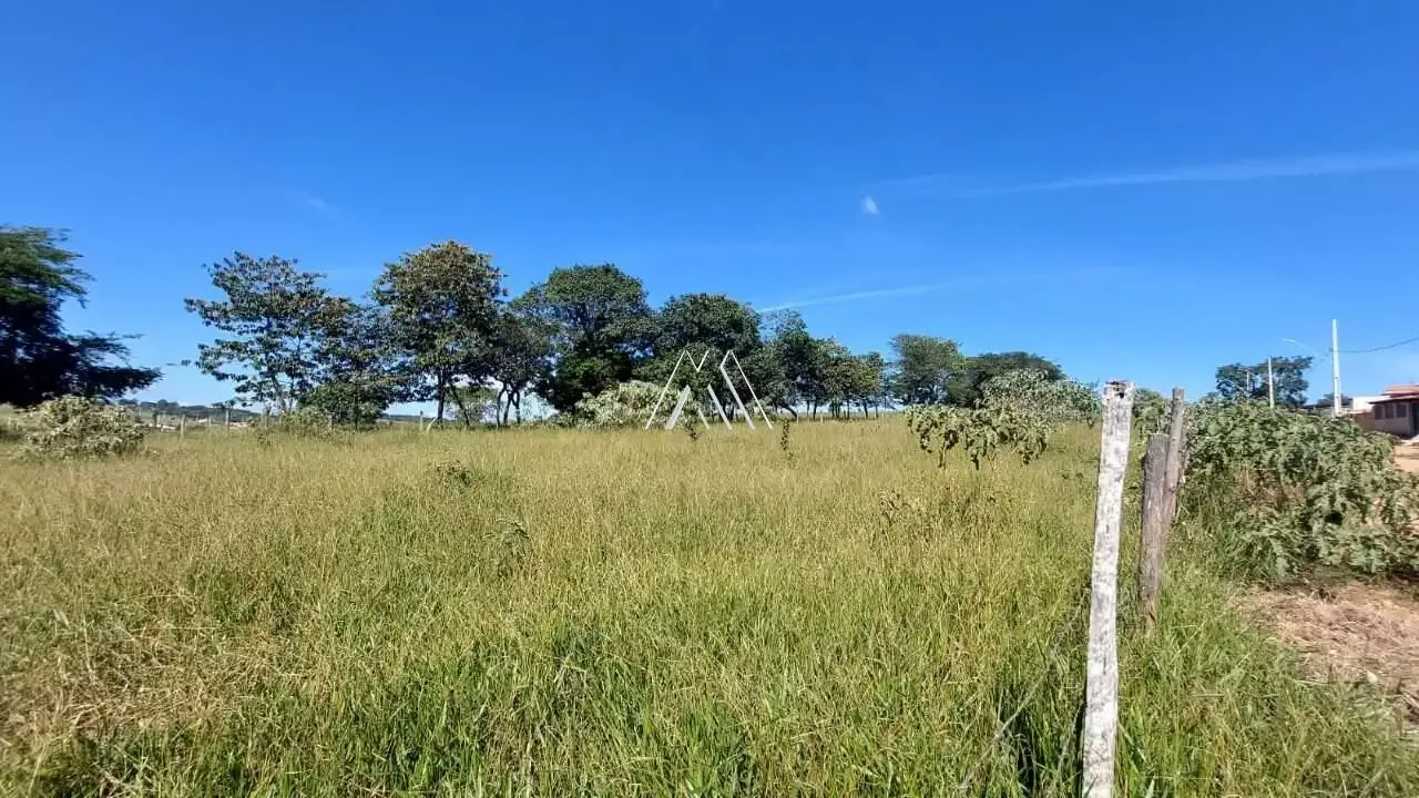 Vendo terreno em Itaúna com ótima localização! — 300 m² no Brejo Alegre