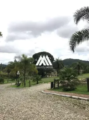 Vendo chácara em Itaúna em excelente localização!