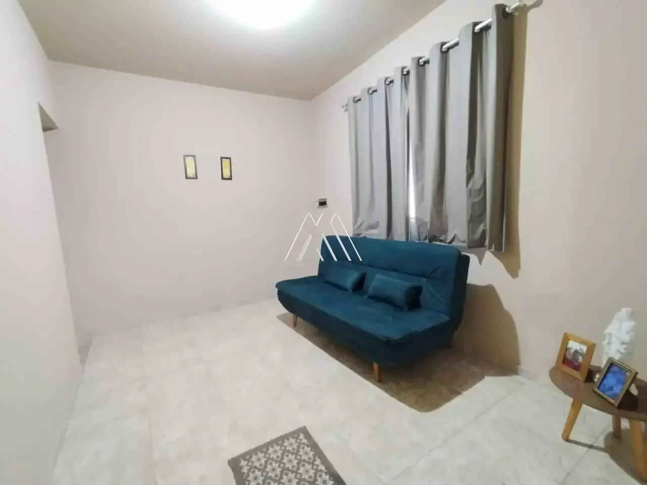 Vendo casa em Itaúna em excelente localização! — 3 quartos no Padre Eustáquio