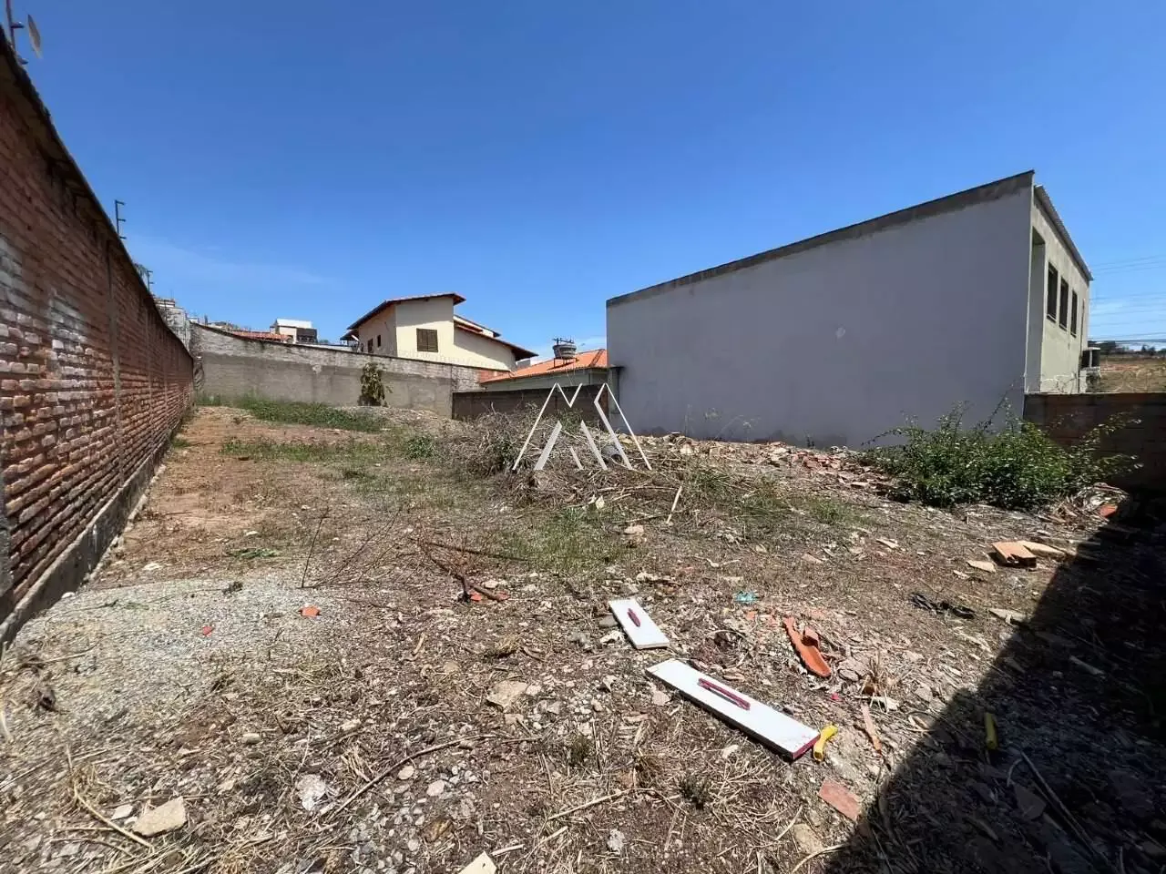 Vendo lote com 350m² no Morro do Sol