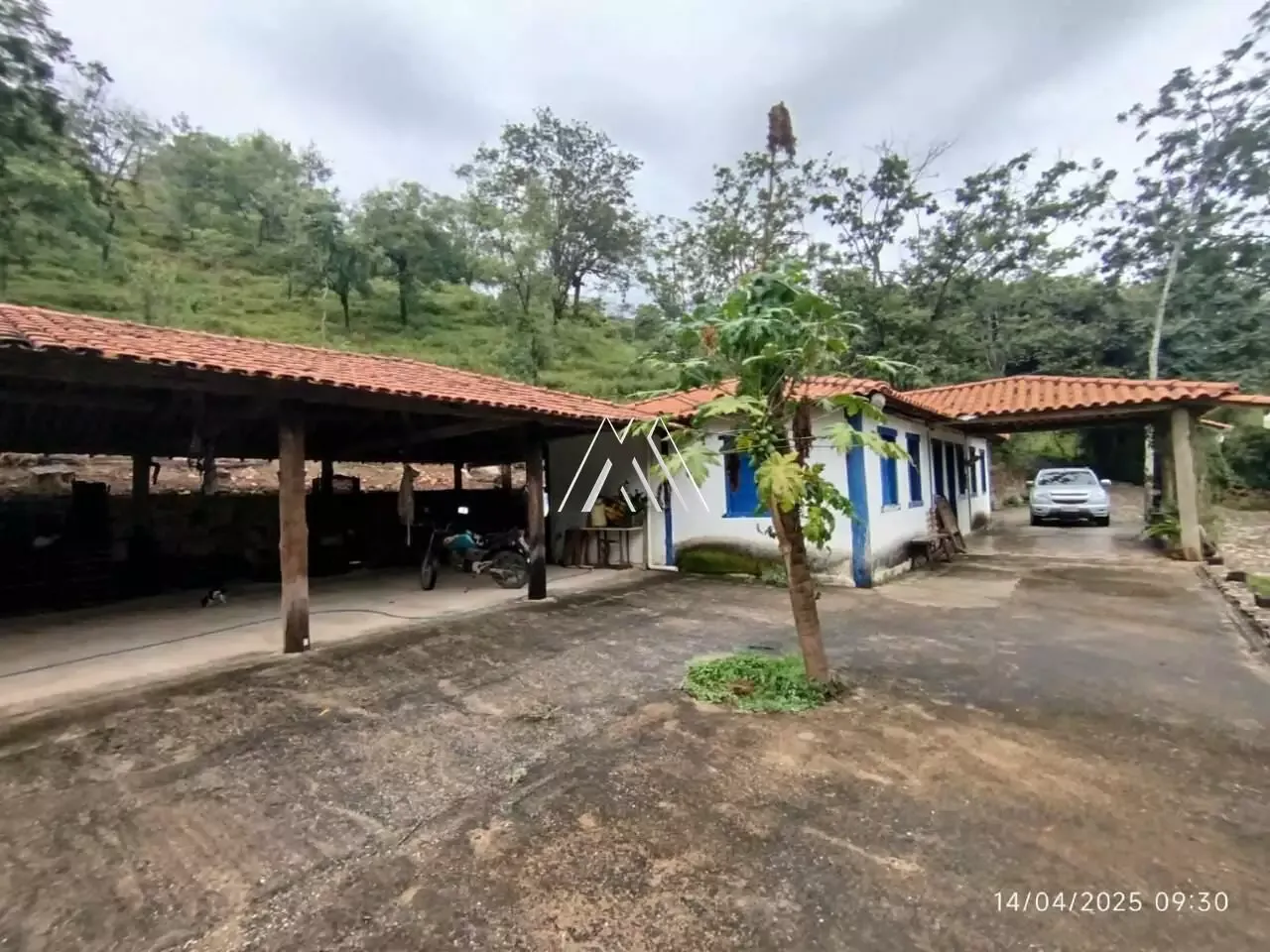 Vendo fazenda em Itaúna de 12 hectares com excelente localização