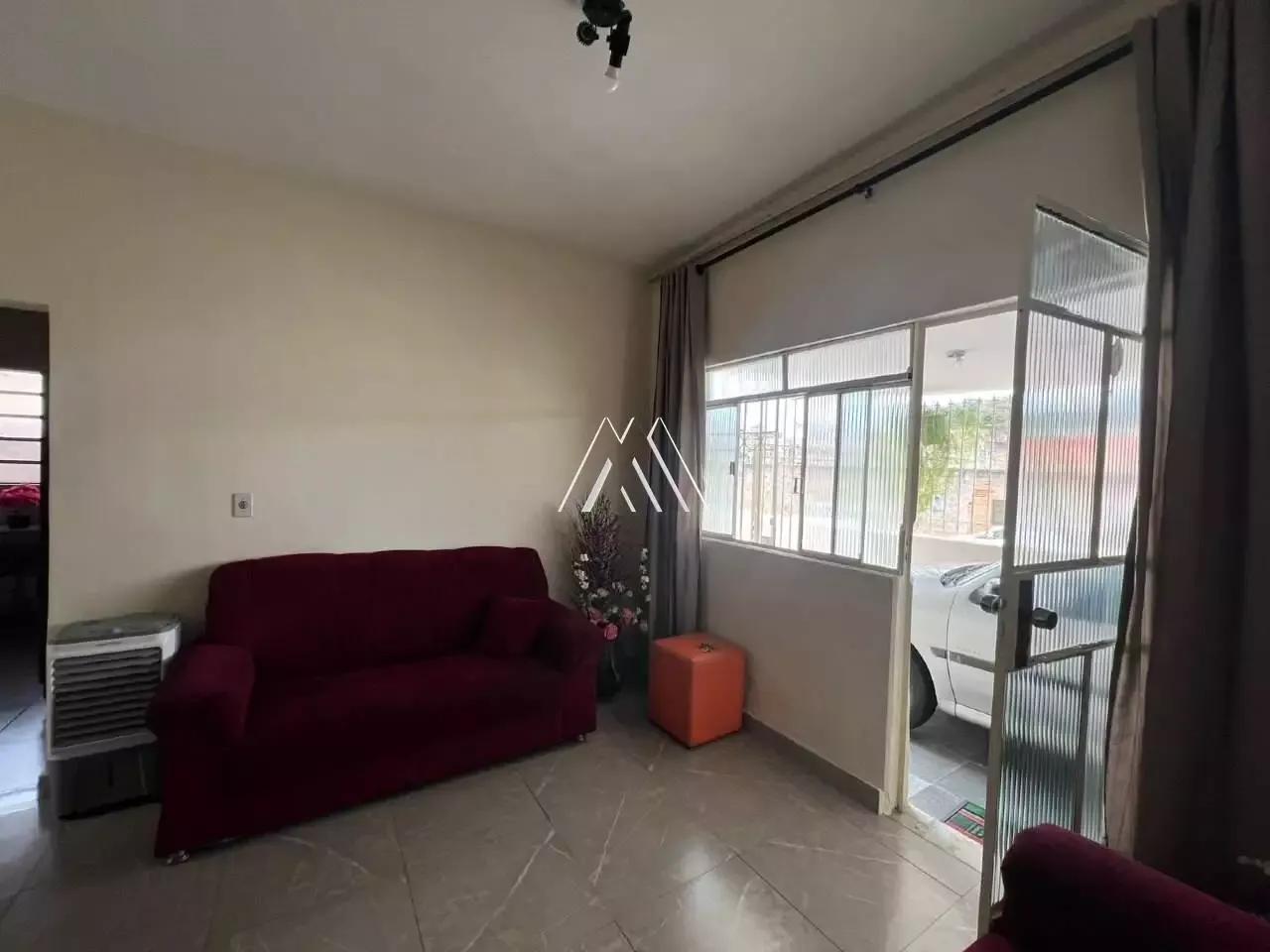 Vendo casa com 04 quartos sendo 01 suíte no Nogueira Machado