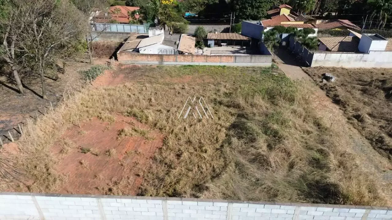 Vendo lote em Itaúna com ótima localização! — Chácara do Quitão