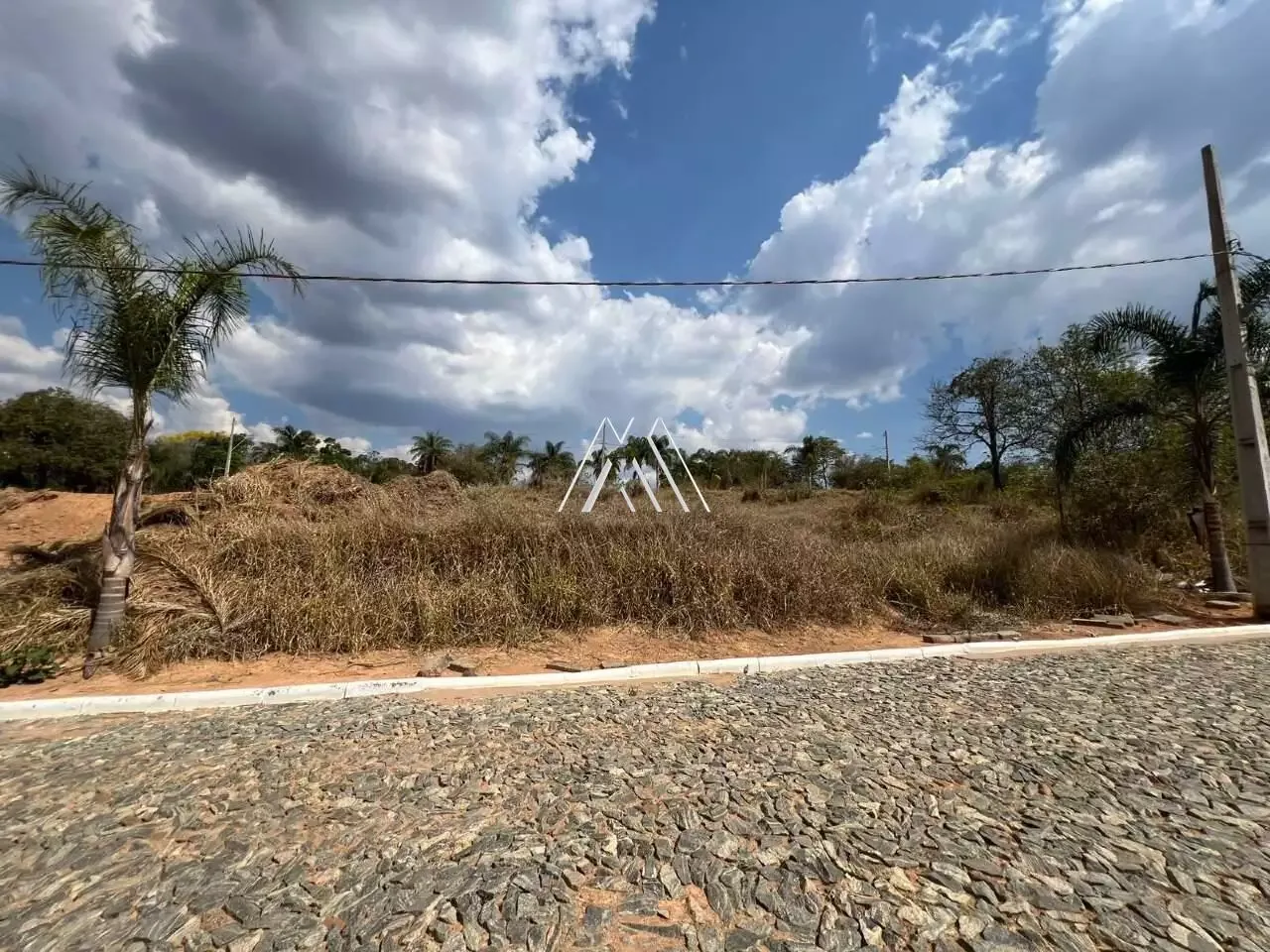 Vendo chácara com 1.000m² no Paraíso dos Coqueiros