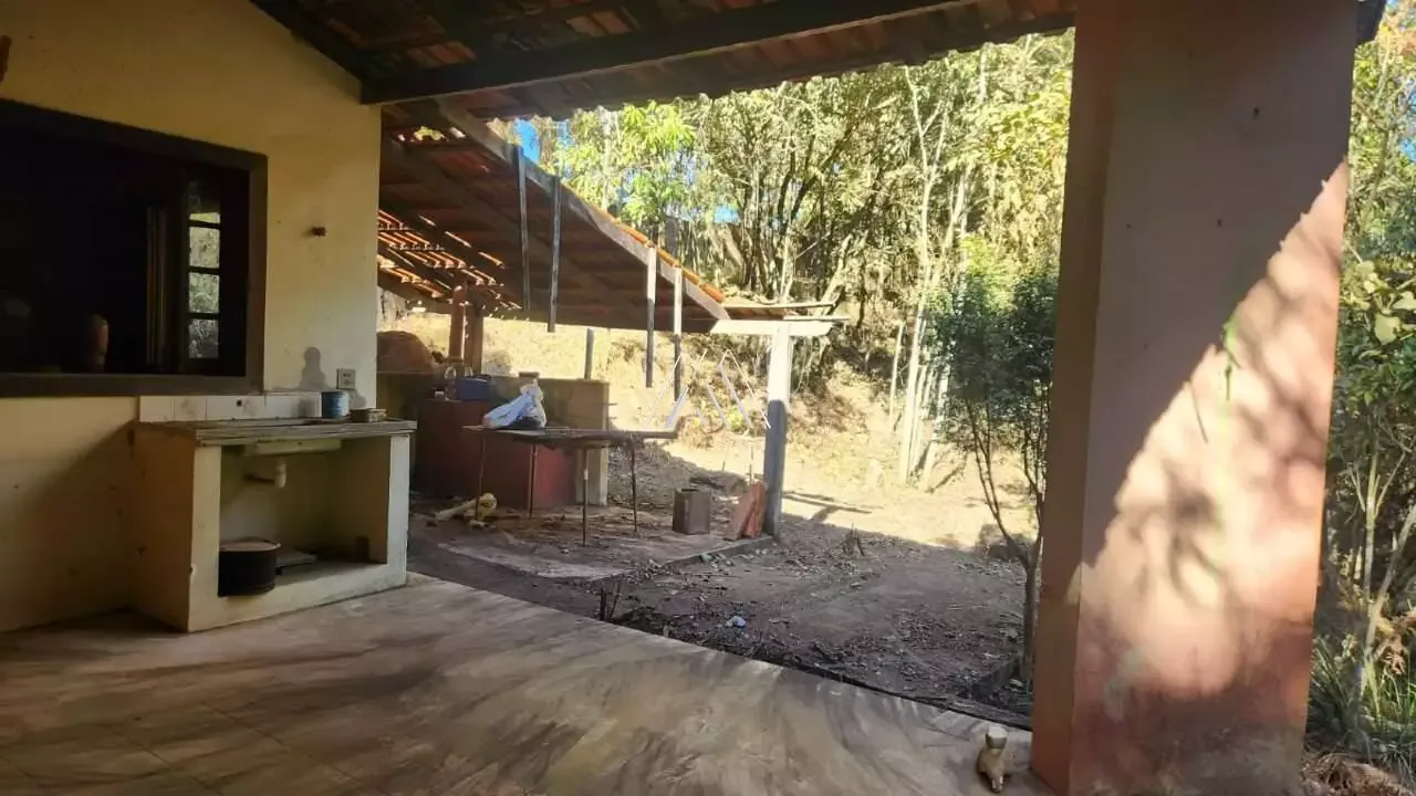 Vendo chácara em Itaúna em excelente localização! — 3.000 m² no Fundão