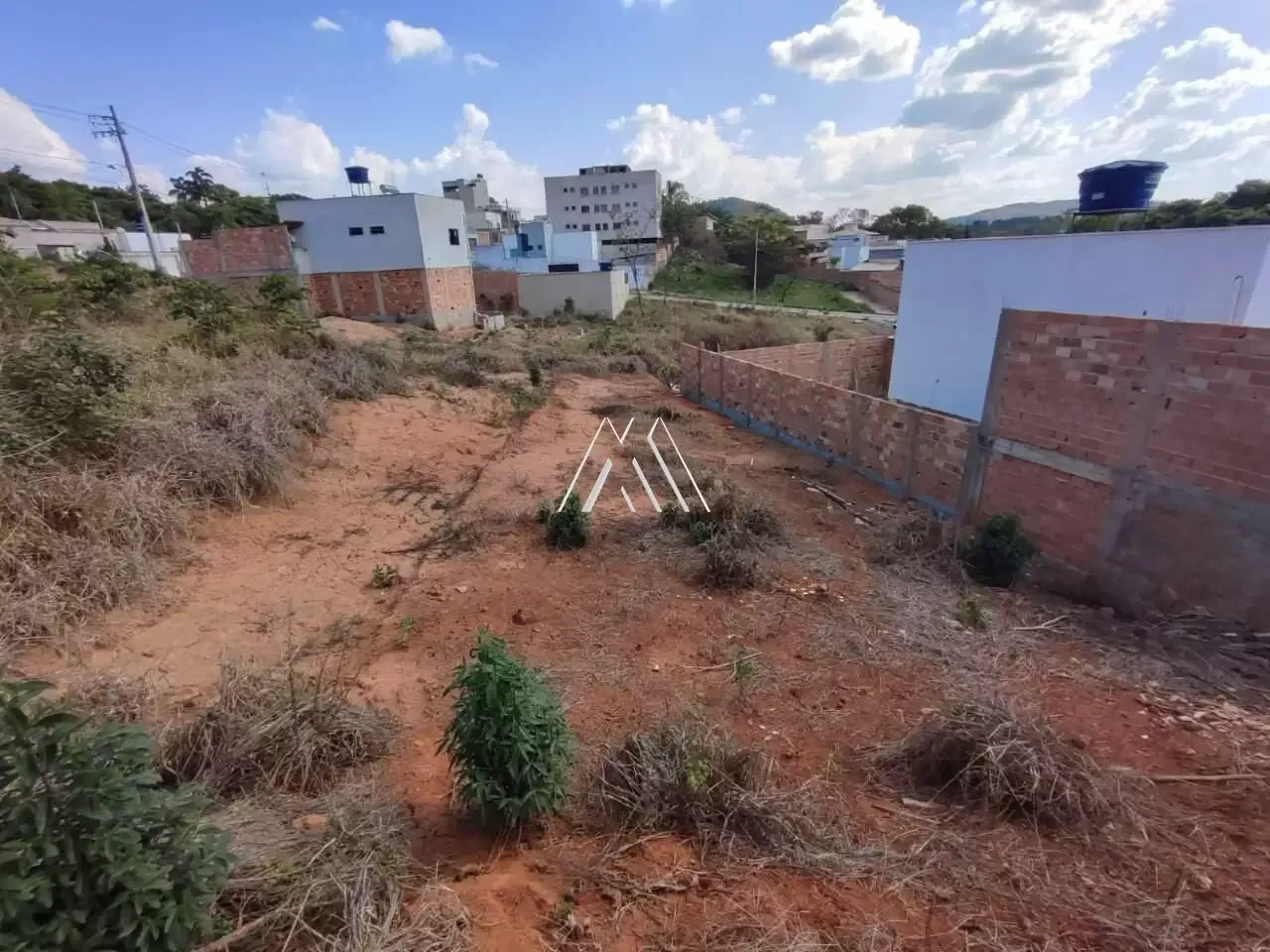 Vendo lote em Itaúna com ótima localização! — 300 m² no Godofredo Gonçalves
