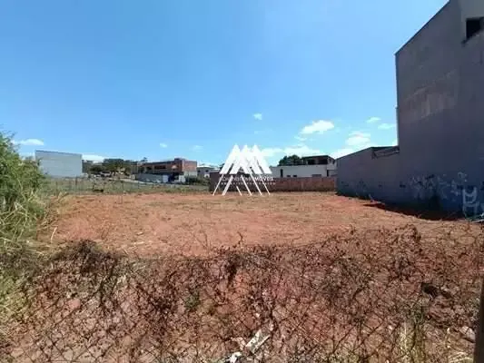 Vendo lote com 623 m² no Lourdes