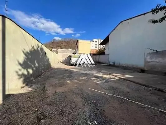 Vendo lote com 300 m² no Residencial Morro do Sol