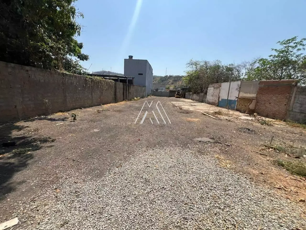 Vendo lote em Itaúna com ótima localização! — Vila Tavares