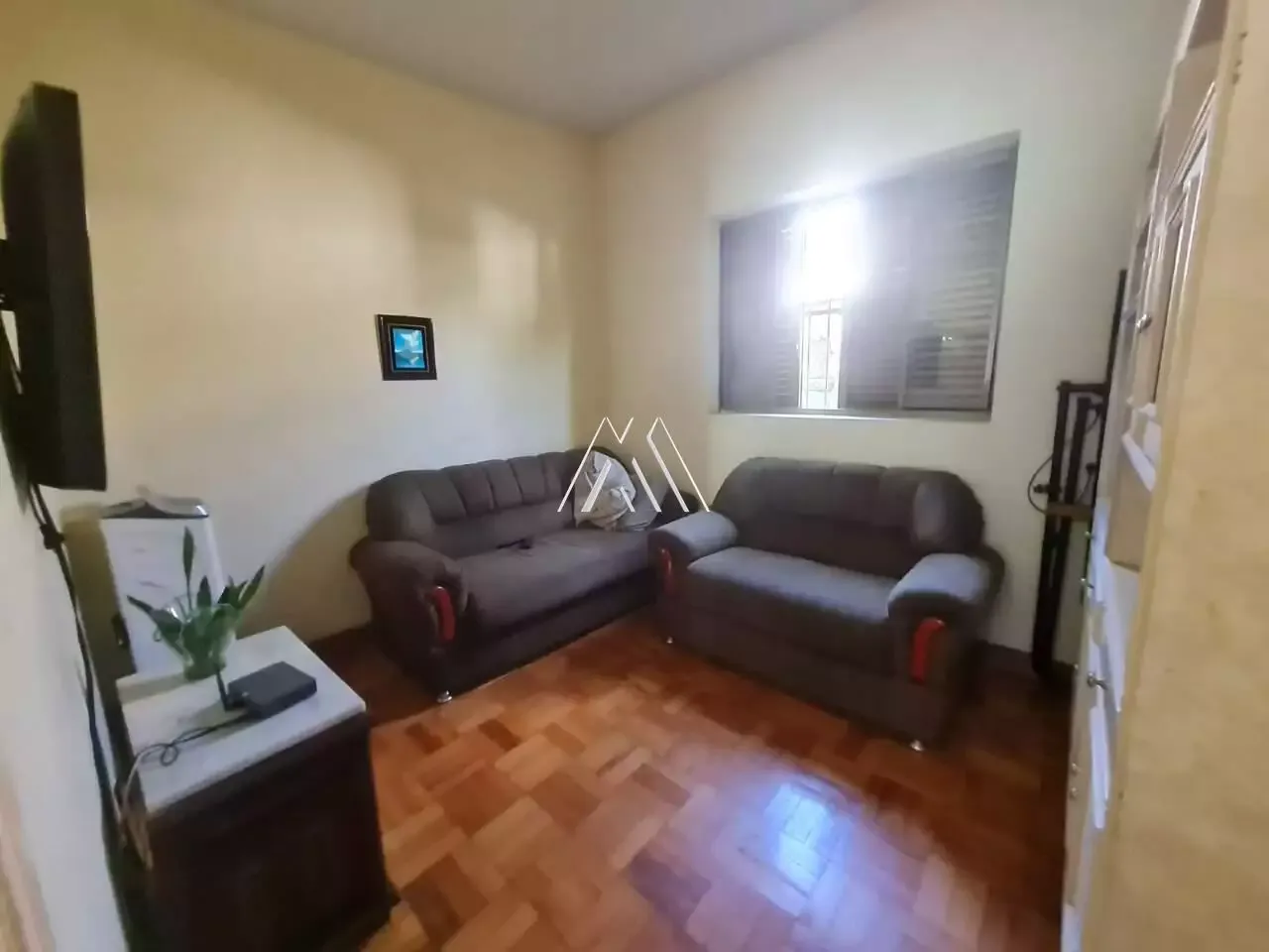 Vendo casa em Itaúna em excelente localização!