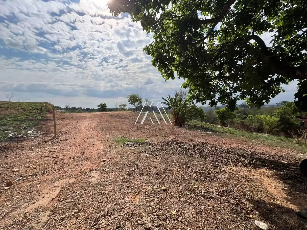 Vendo lote com 453m² no Vale das Aroeiras