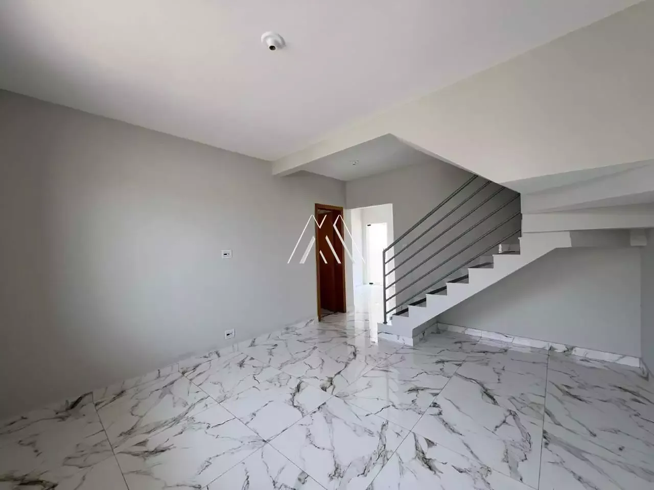 Vendo casa com 03 quartos e 01 suíte no Aeroporto