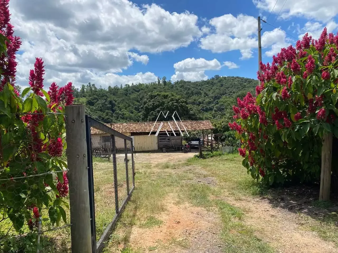 IMÓVEL PARA VENDA - ÁREA RURAL - ITAÚNA MG — Fazenda 3 quartos
