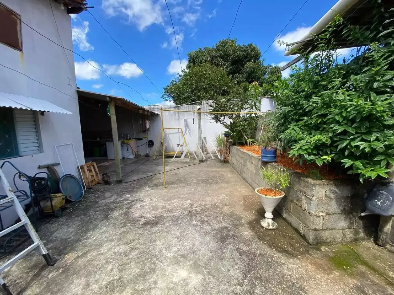 IMÓVEL PARA VENDA - AEROPORTO - Casa 2 quartos com vaga para 4 carros