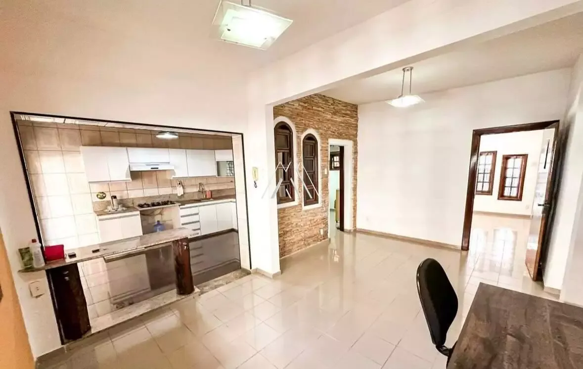 IMÓVEL PARA VENDA - LOURDES - ITAÚNA MG — Casa 4 quartos com 2 suítes