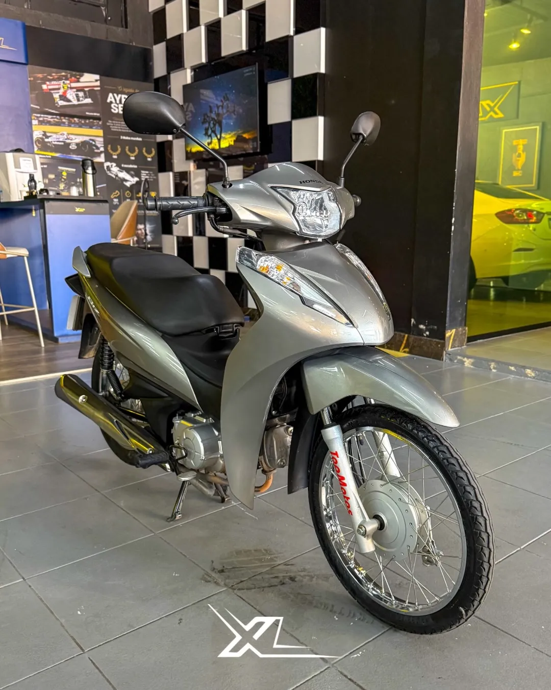 Honda Biz 110i 2023/2024 prata com 9.569 km