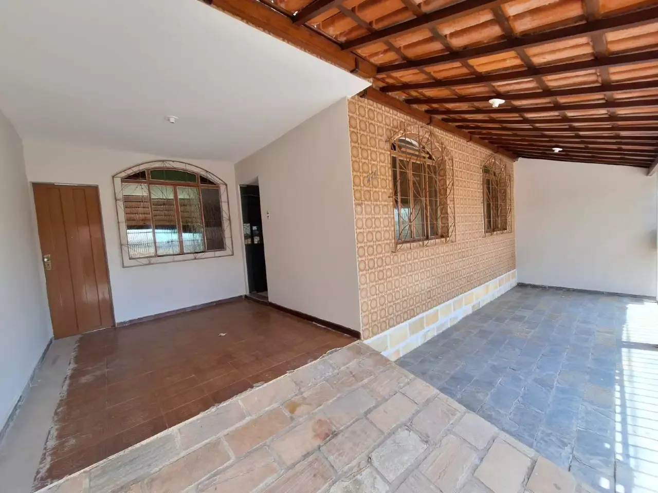 Casa com área externa ampla — 3 quartos no Piedade