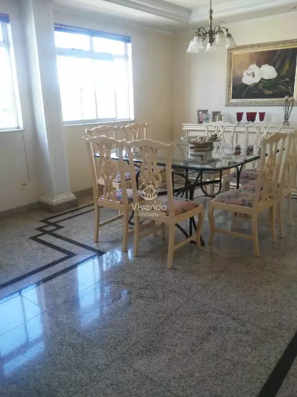 Apartamento à venda no Centro — 3 quartos, 1 suíte, 220 m²