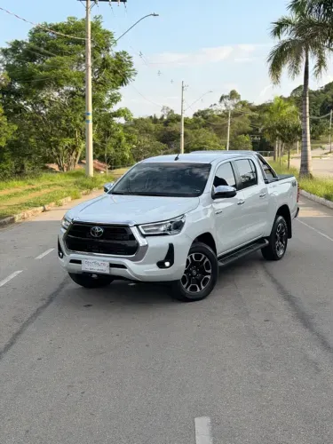 Toyota Hilux CD SRX 4X4 2.8 TDI 16V Diesel Aut. 2025