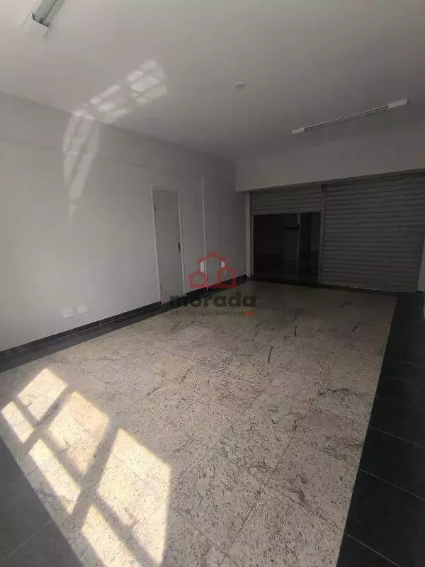 Loja para aluguel no Centro — 55 m² com banheiro