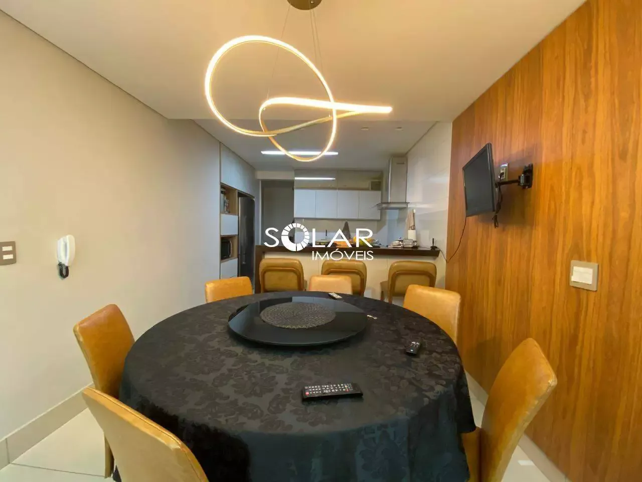 RARIDADE NO MERCADO: Apartamento com duas áreas externas próximo à Jove Soares no Centro de Itaúna