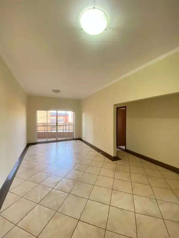 ÓTIMO APARTAMENTO NO CENTRO — 3 quartos para alugar