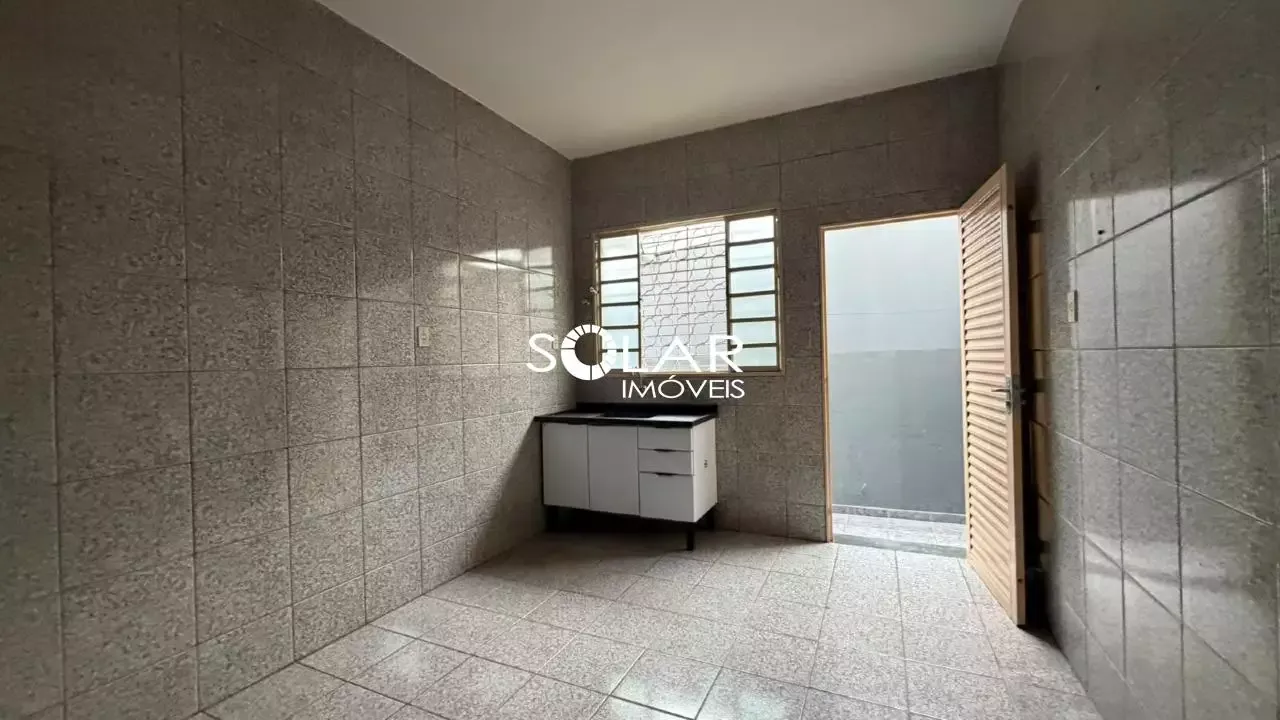 Casa 2 quartos para aluguel na Lourdes