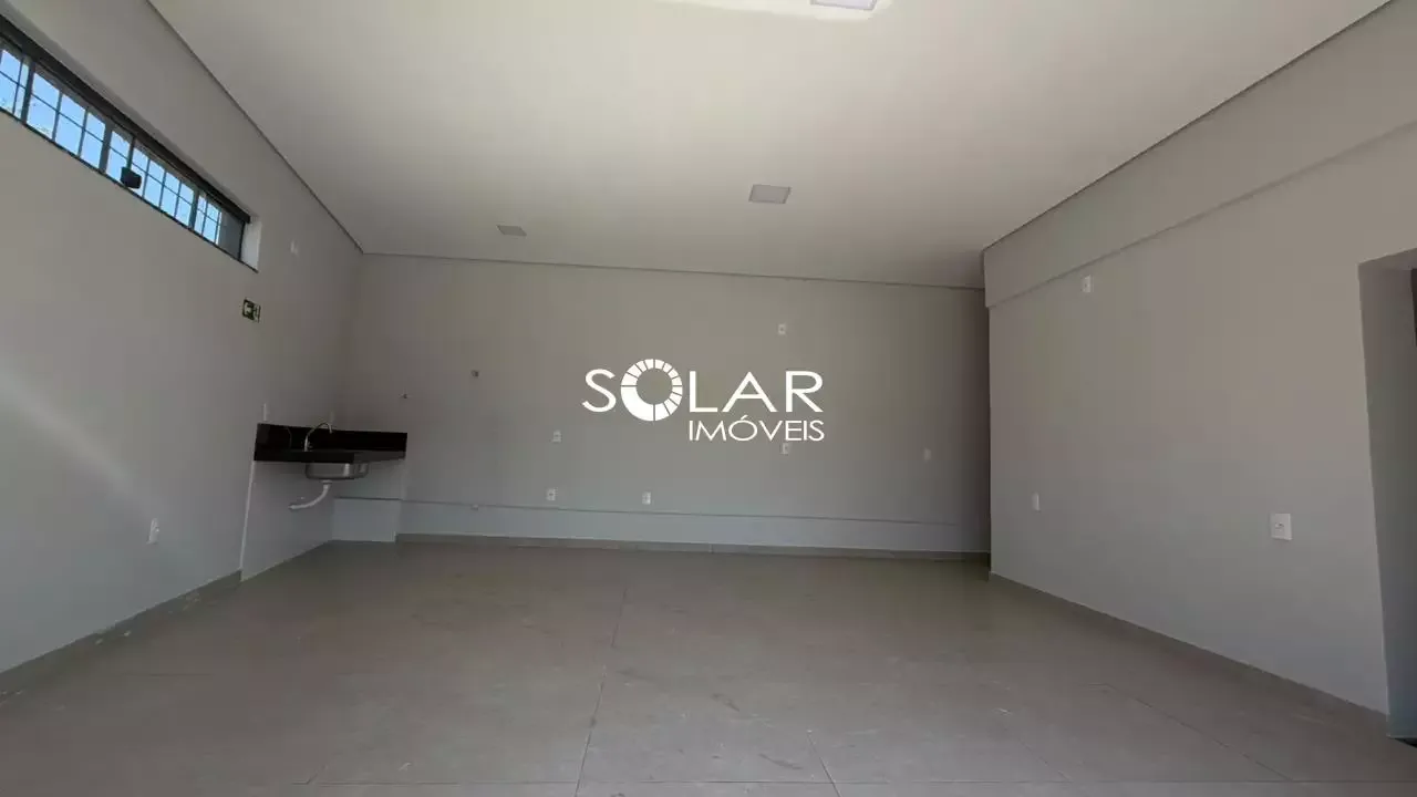 Loja disponível para locação na Av. Jove Soares — 42 m²