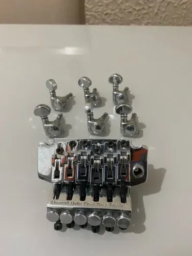 Ponte floyd rose , e tarraxas grover !!