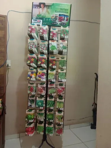 Expositor de sementes topssed com 1000 sementes de hortaliças variadas e flores