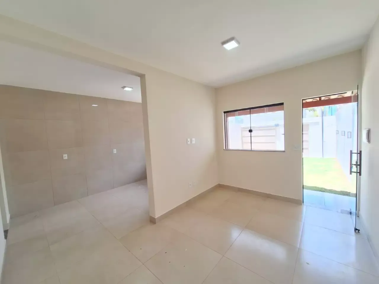 Casa Nova com Suíte — 3 quartos para alugar no Sion