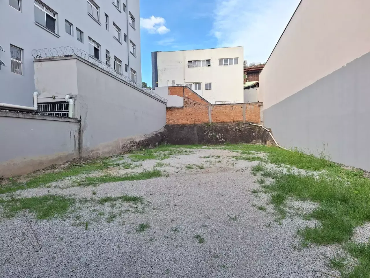 Lote com ótima localização nas Graças — 300 m²