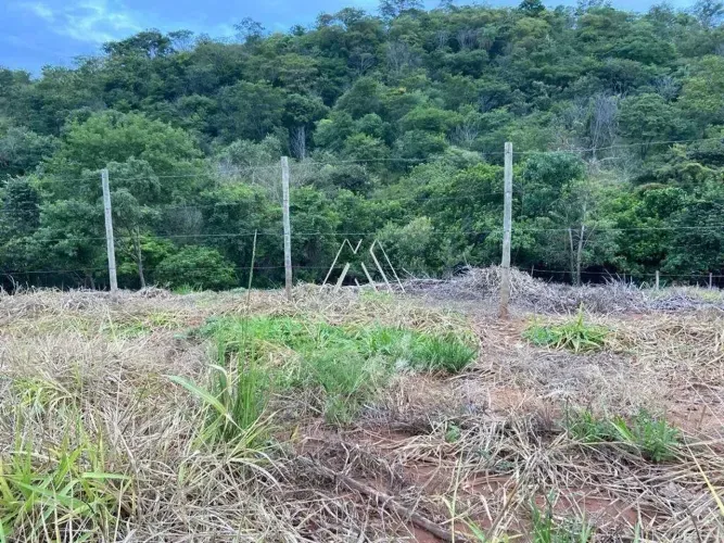 Vendo lote no Jadir Marinho com 300m² de área!