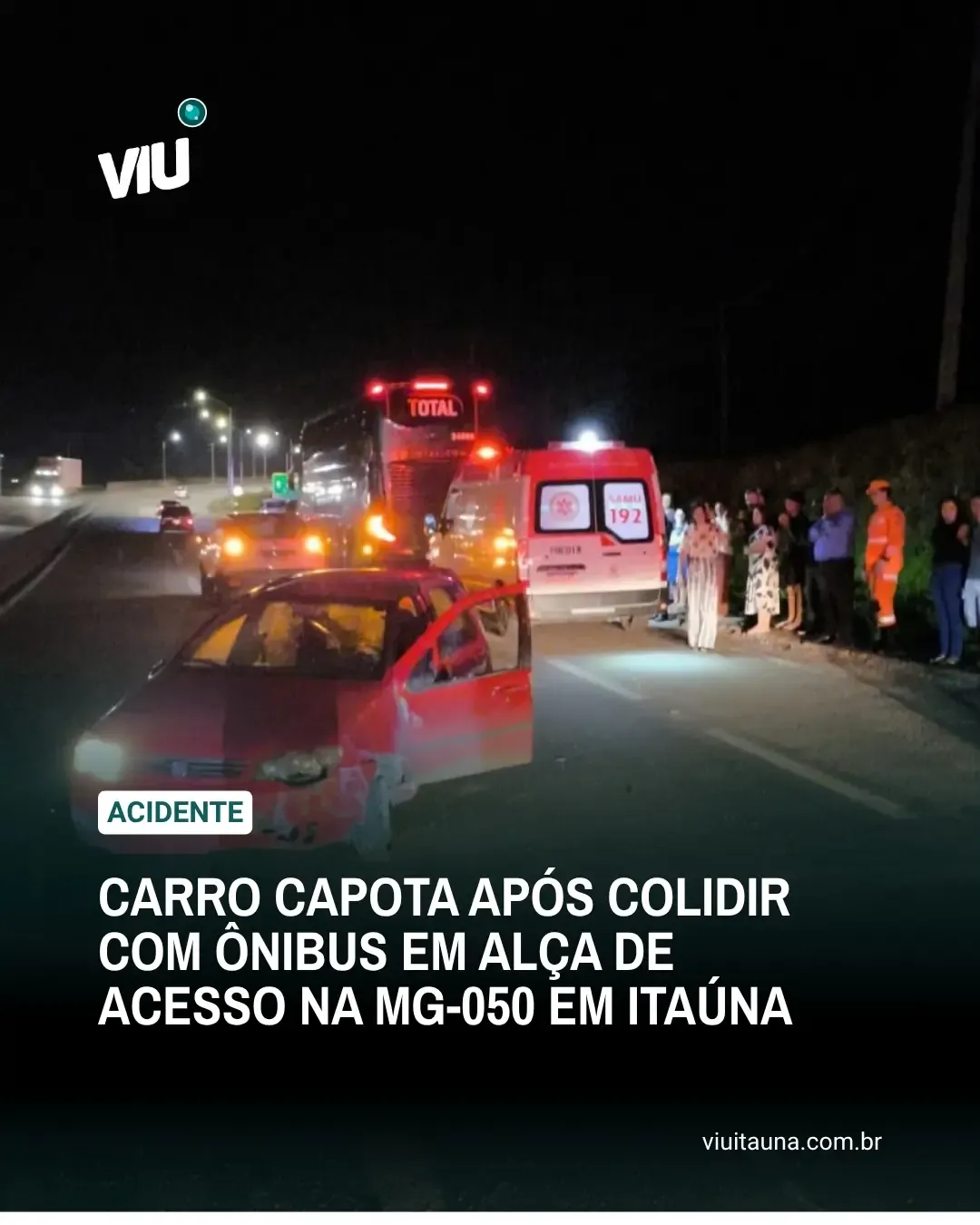 Carro capota após colidir com ônibus