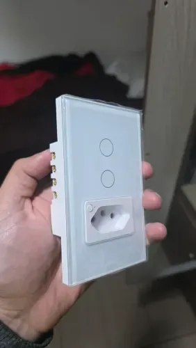 Interruptor Smart + Tomada WiFi Avatto 2 botões