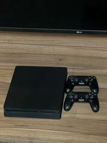 PlayStation 4 PS4 1TB + 2 Controles