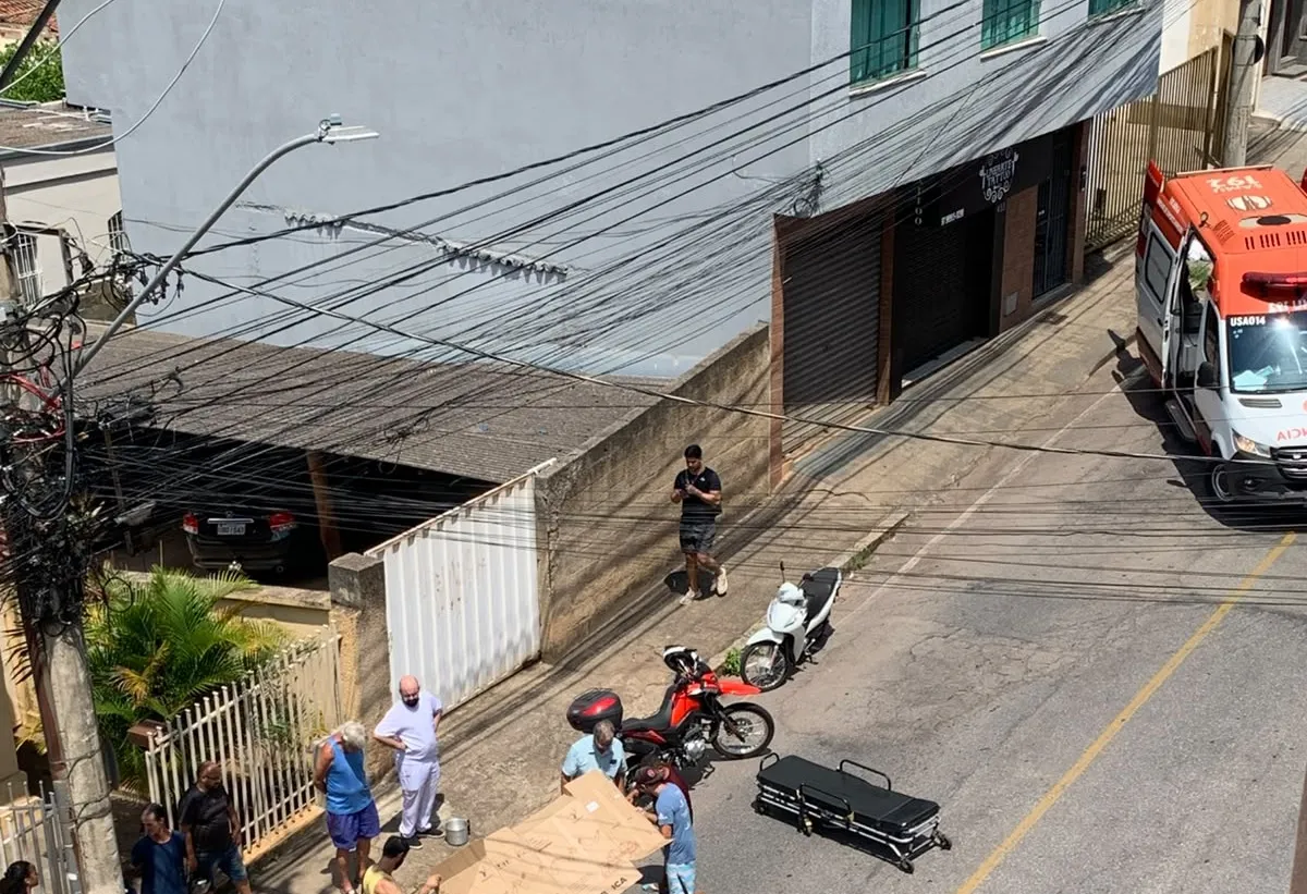 Moto entra na frente de outro condutor e causa acidente na Lagoinha
