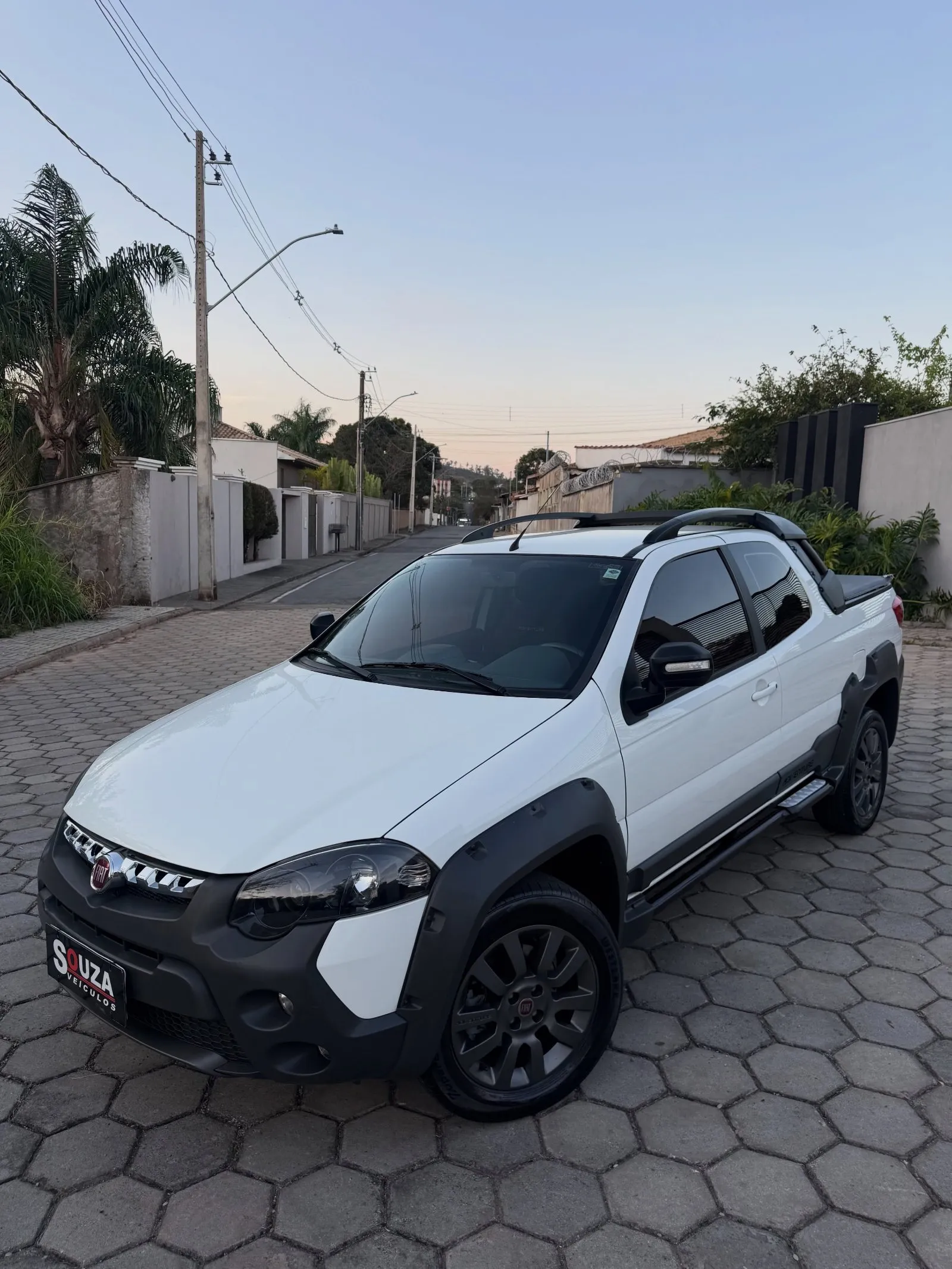 Fiat Strada 1.8 Adventure CD 2016 — 79 mil km