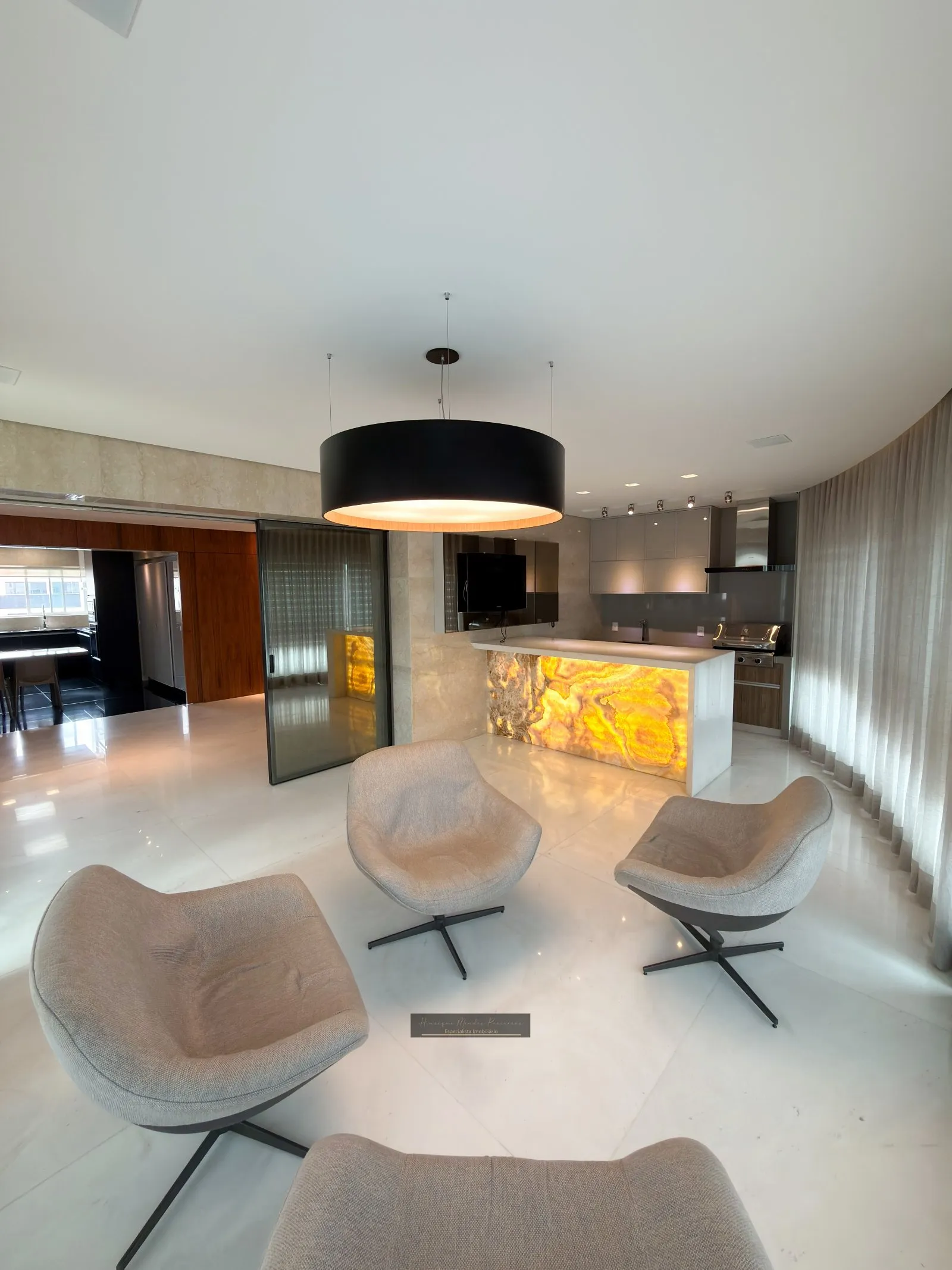 Apartamento 3 suítes à venda no Centro