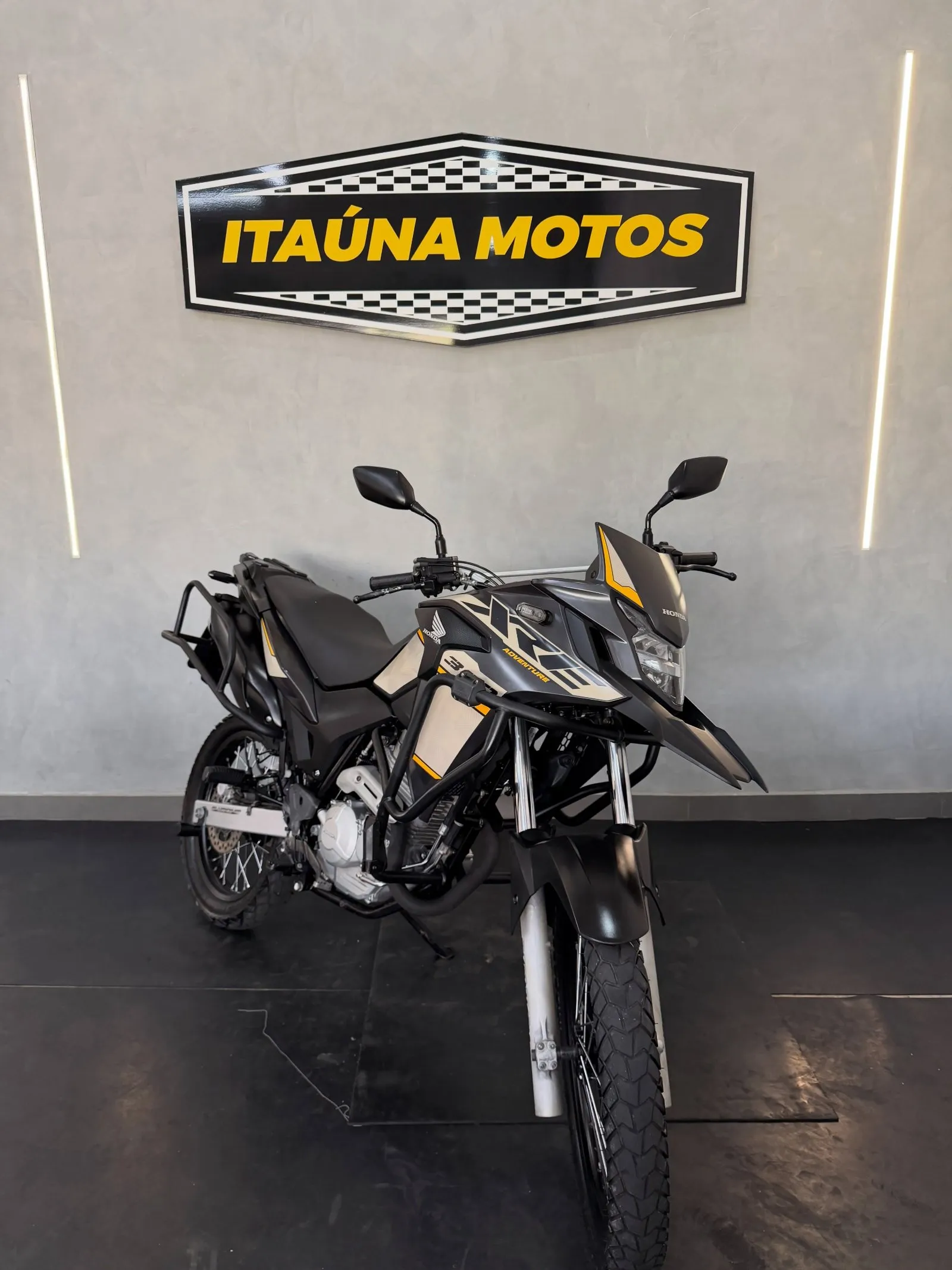 Honda XRE 300 Adventure 2022 — 33 mil km