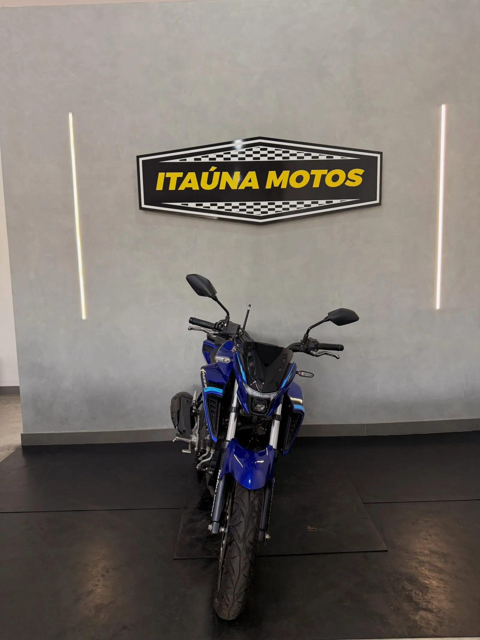 Yamaha Fazer 250 2025 com 6.000 km à venda