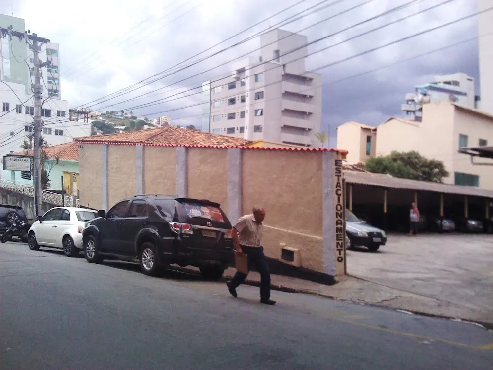 Estacionamento E Lava Jato