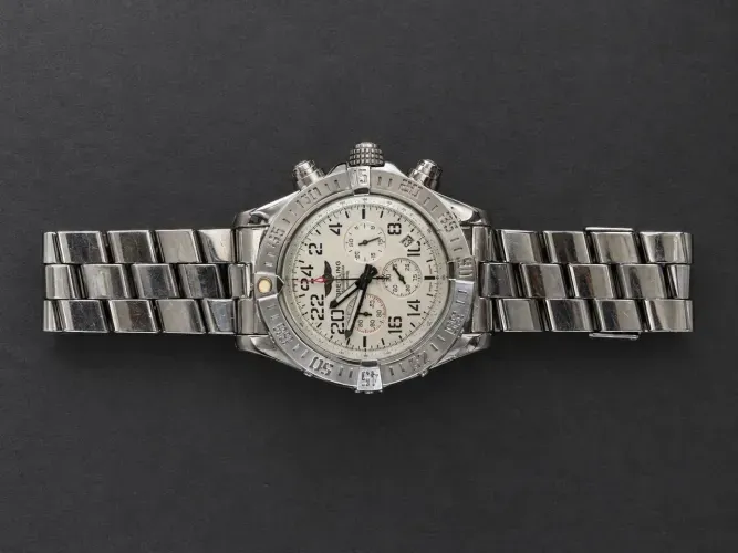 Relógio Breitling Prata com Mostrador Claro e Cronógrafo