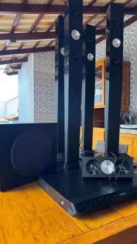 Home theater Philips com 4 torres, central e subwoofer - venda rápida