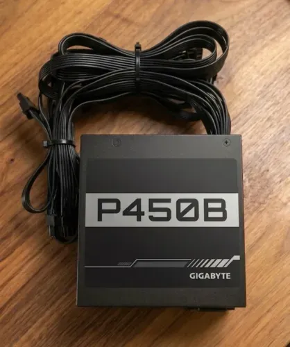 Fonte Gigabyte P450B de 450w 80 Plus Bronze
