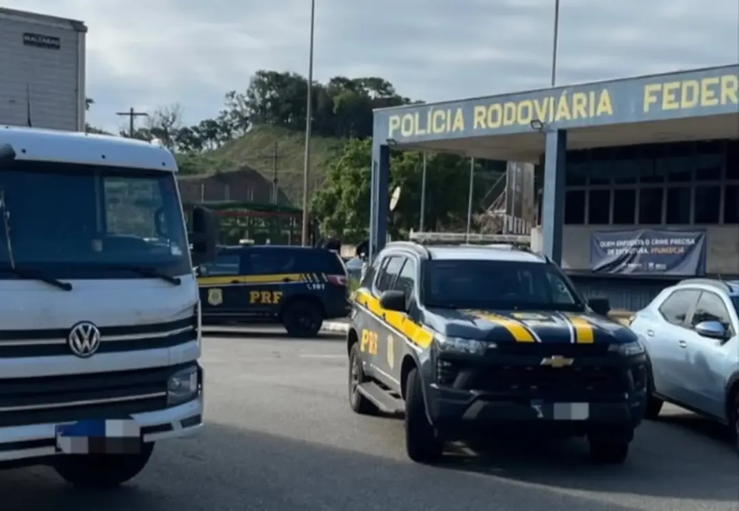 PRF prende 6 suspeitos em operação na BR-262 em Juatuba