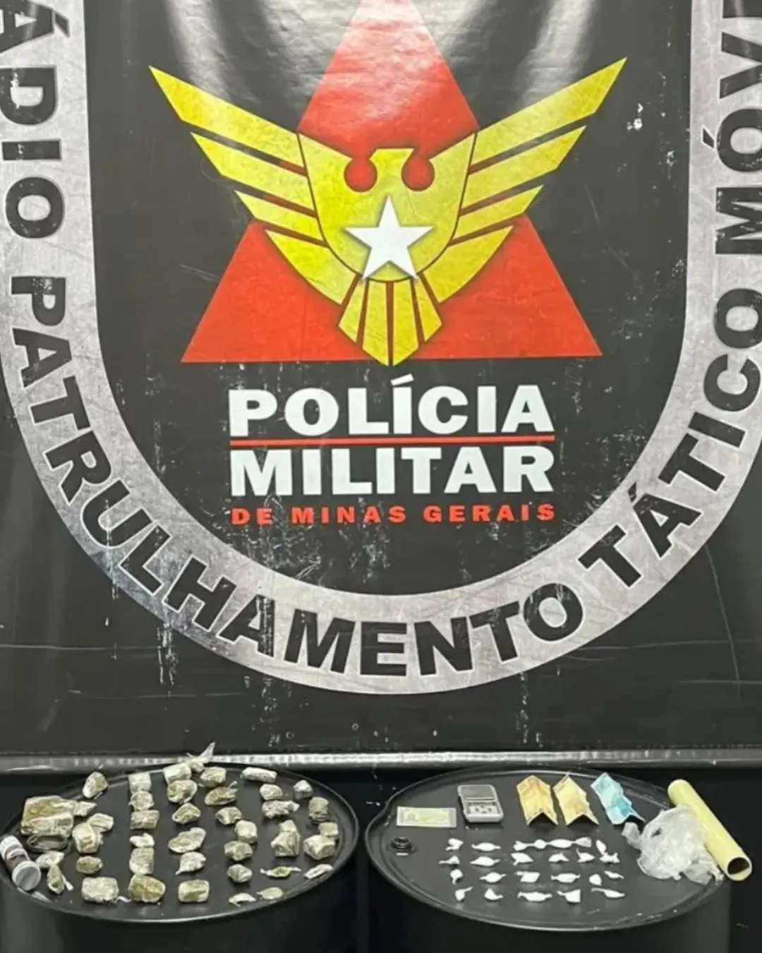 Operação da Polícia Militar apreende grande quantidade de maconha no bairro Nogueira Machado, em Itaúna