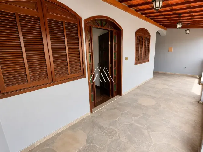 Casa 3 quartos à venda no Cidade Leonane em Itaúna